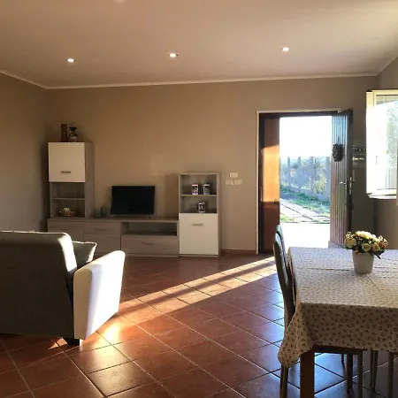 Villa La Senza Tempo Aprilia